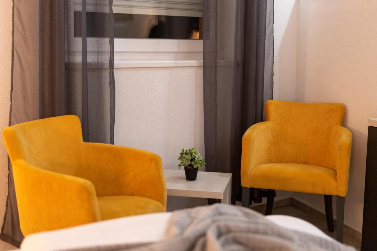 Garni Hotel 11Tica Dm Novi Sad Eksteriør billede