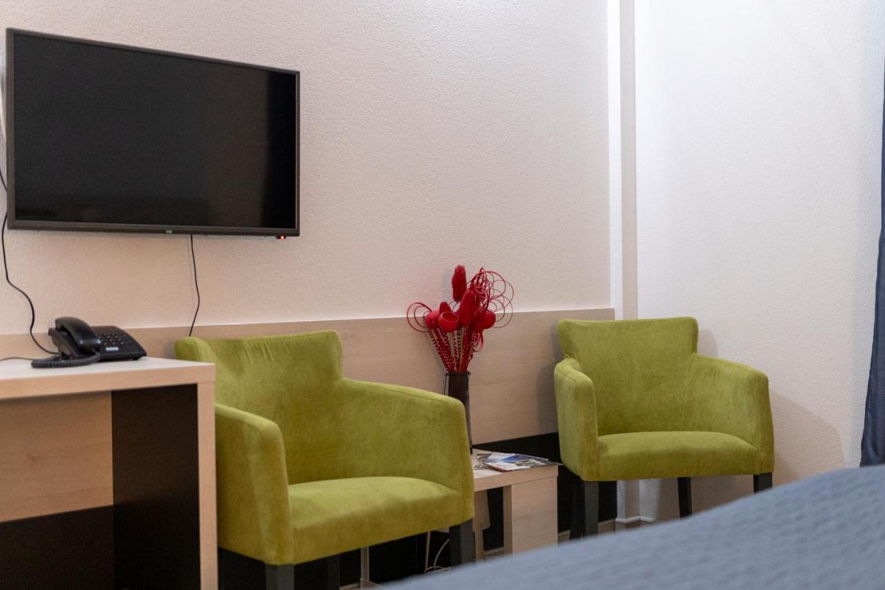 Garni Hotel 11Tica Dm Novi Sad Eksteriør billede
