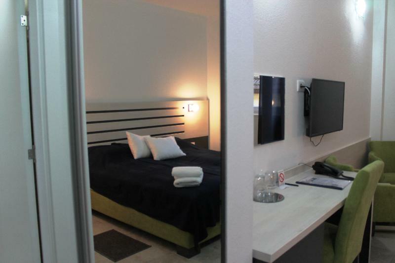 Garni Hotel 11Tica Dm Novi Sad Eksteriør billede